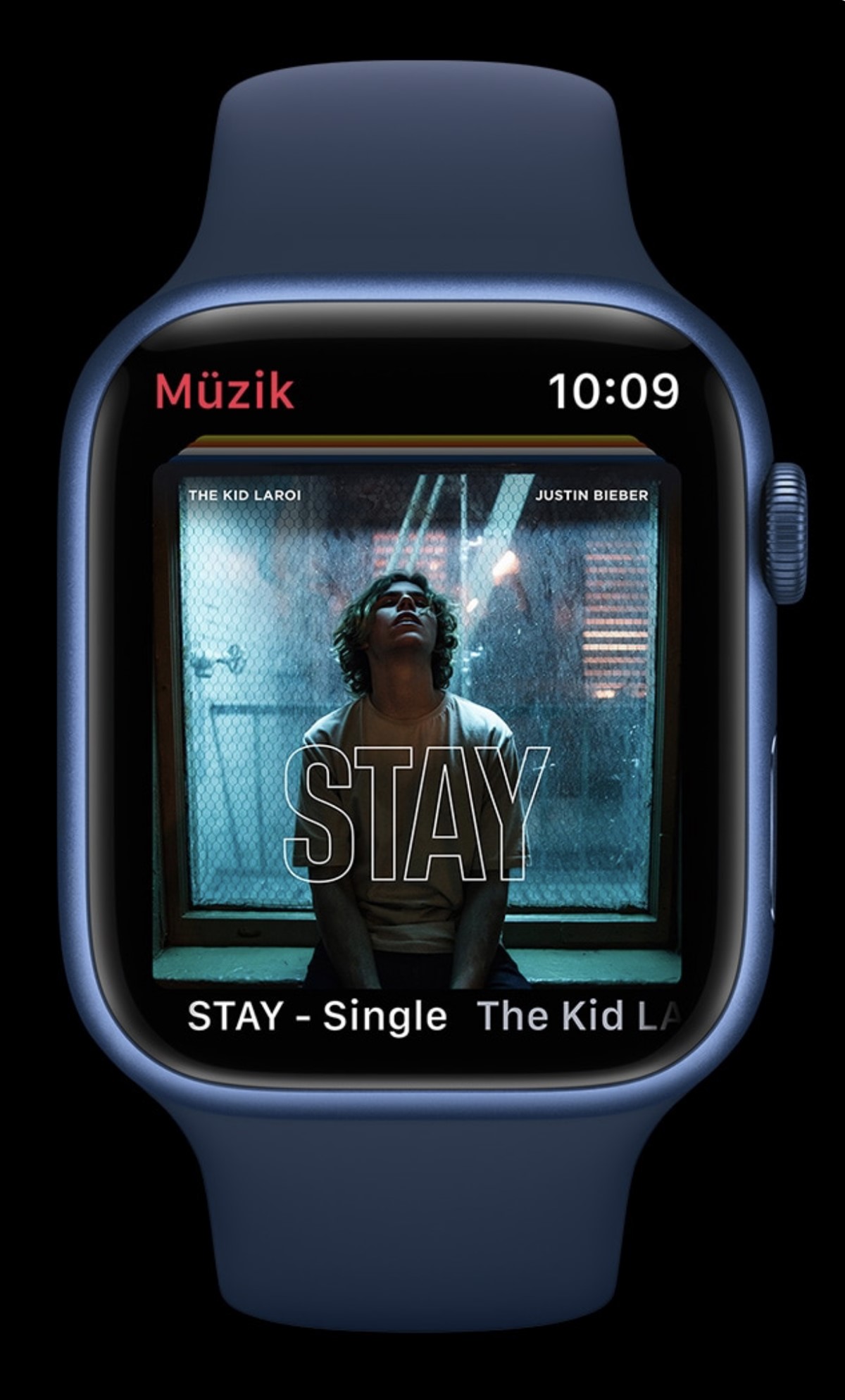 Apple Watch Series 7 GPS, 41mm 45mm Kırmızı Alüminyum Kasa ve Kırmızı Spor Kordon