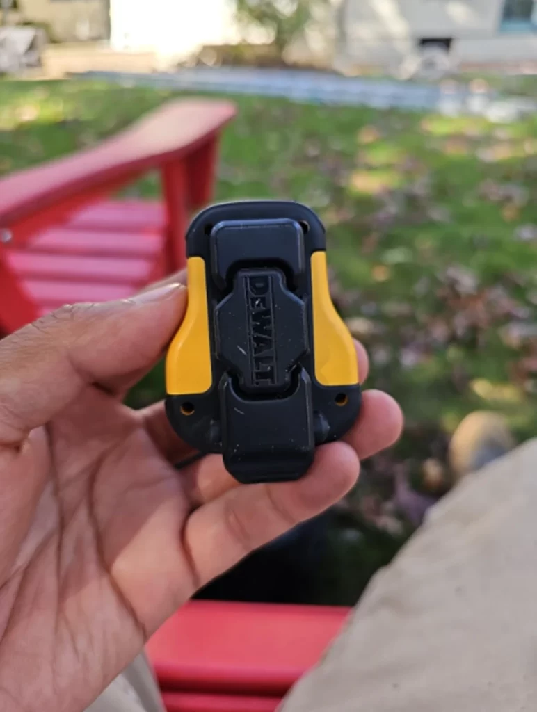 DEWALT-190 1148 DW2 Giyilebilir Bluetooth Hoparlör — Manyetik Klipsli Kablosuz Şantiye Pro Suya Dayanıklı