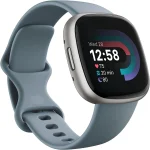 teknobin-product-fitbit-versa4-fitness-smartwatch-waterfall-blue-Platinum_03