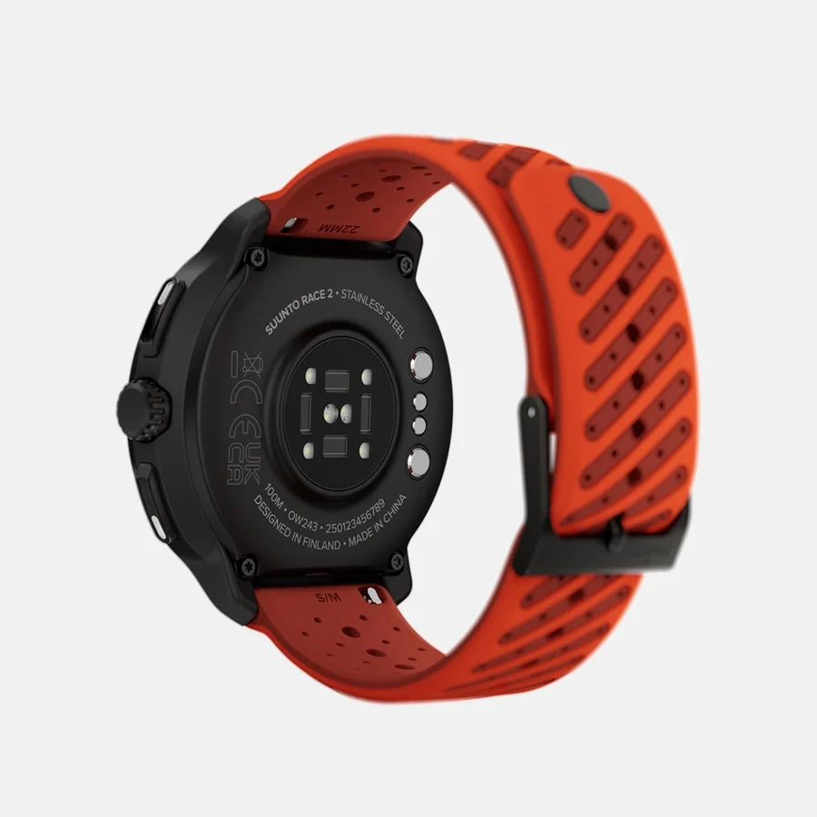 teknobinglobal-suunto-race-2-coral-orange-perspective-quarter-23024 Saat yan açıdan gösterilmiştir. Ekranda VO₂ Max, aerobik ve anaerobik değerlerin yer aldığı renkli egzersiz analiz grafiği bulunur. Bu görüntü, Suunto Race 2’nin spor performans ölçümlerindeki profesyonel seviyesini yansıtır.
