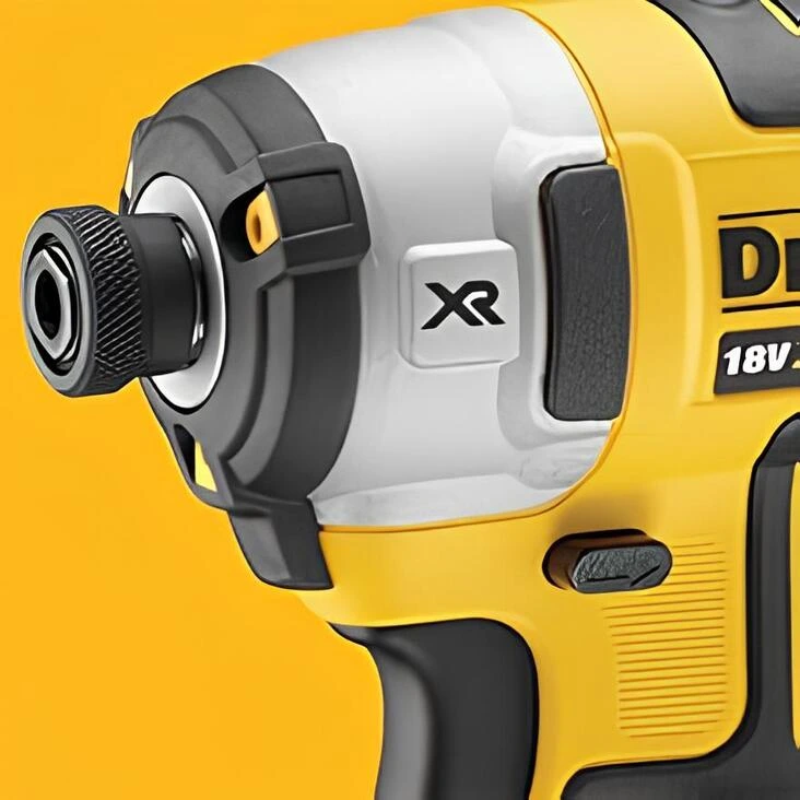 DCF887 darbeli matkap 205 Nm'lik etkileyici bir tork sağlar