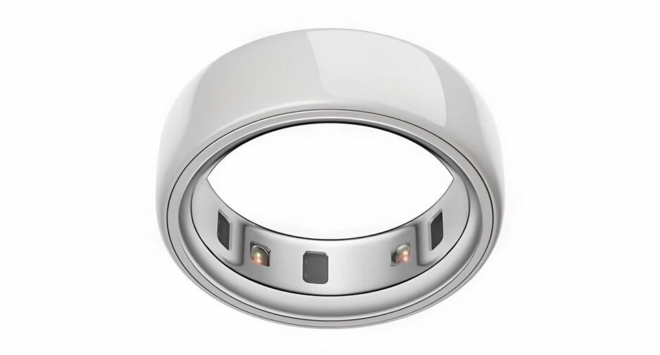 oura ring 4 seramik akıllı yüzük sensör yerleşimi yakın plan ürün detayı