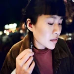 sennheiser-ie-100-pro-kirmizi-gece-kullanimi-ve-kablo-detayi-2026-teknobincom