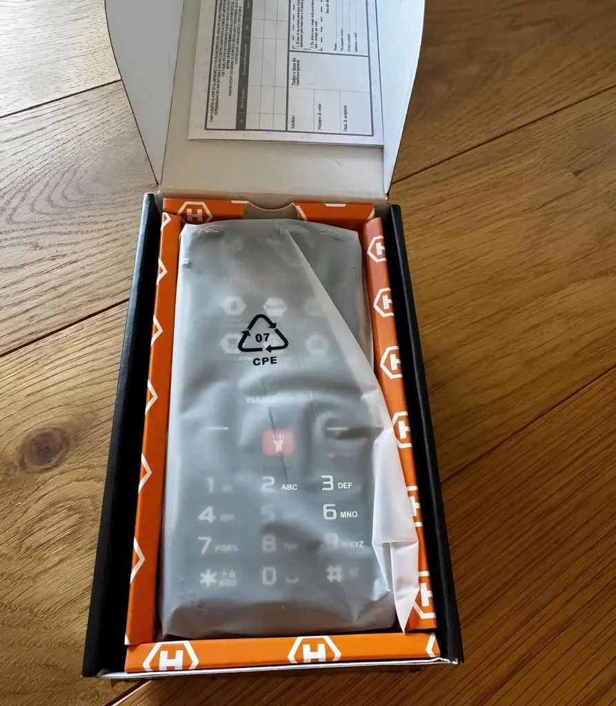 Hammer H Power Plus LTE rugged telefon kutu içeriğinde koruyucu poşetli gerçek ürün görünümü