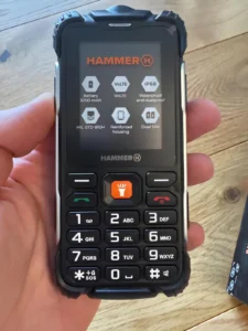 Hammer H Power Plus LTE rugged telefonun ön yüzü ve büyük tuşlu klavyesi gerçek ürün fotoğrafı